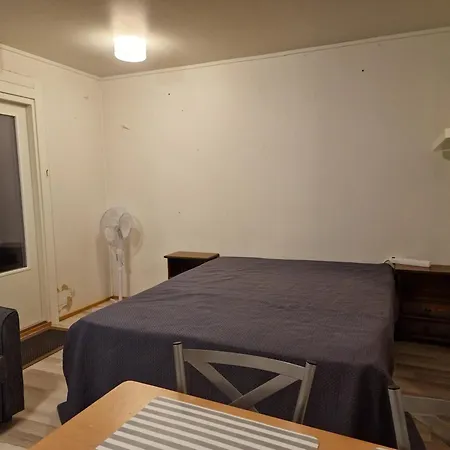 Yksioe Jaervinaekymaellae